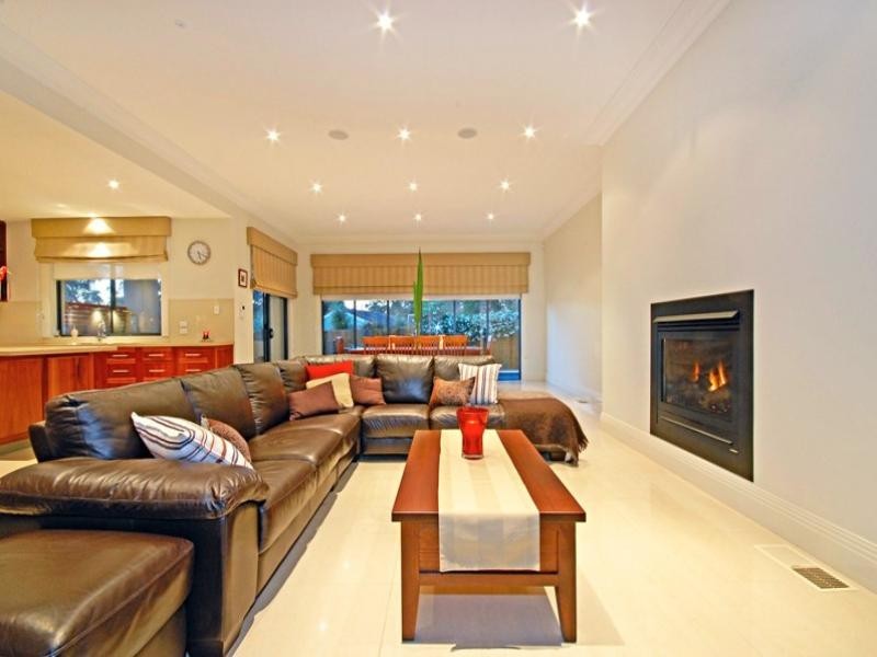 5 Holmes Way, Glen Waverley VIC 3150