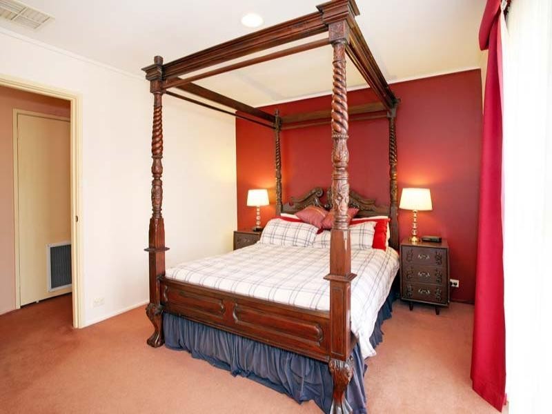 1 Coolabah Avenue, Glen Waverley VIC 3150