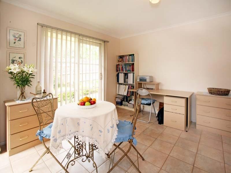2/12 Garrisson Drive, Glen Waverley VIC 3150