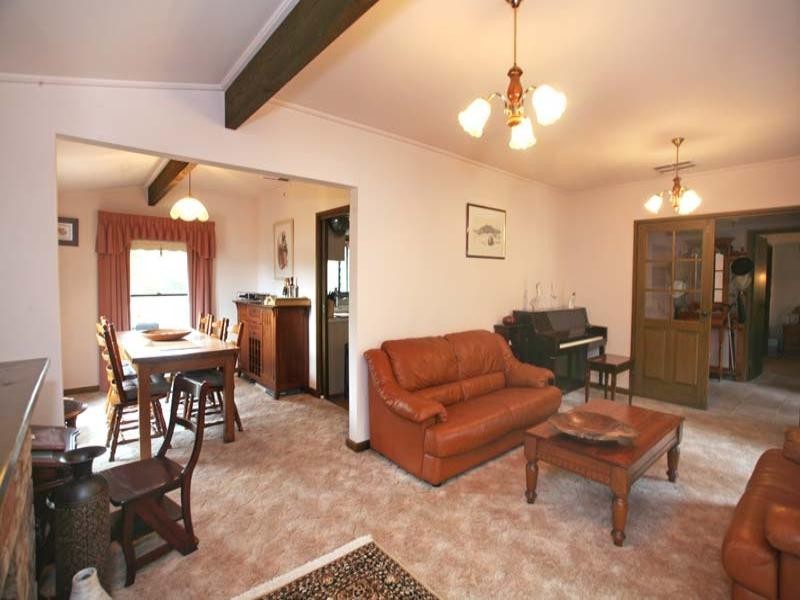 30 Strickland Drive, Wheelers Hill VIC 3150