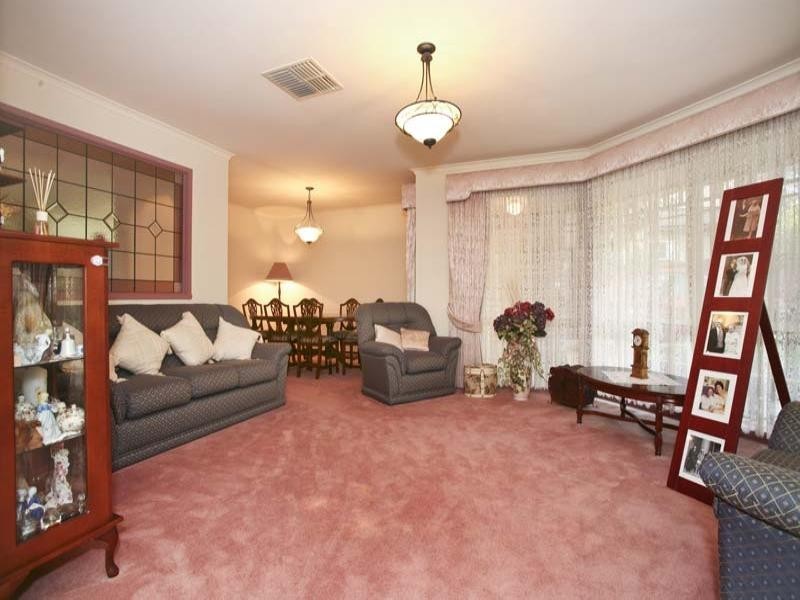 9 Watsons Road, Glen Waverley VIC 3150