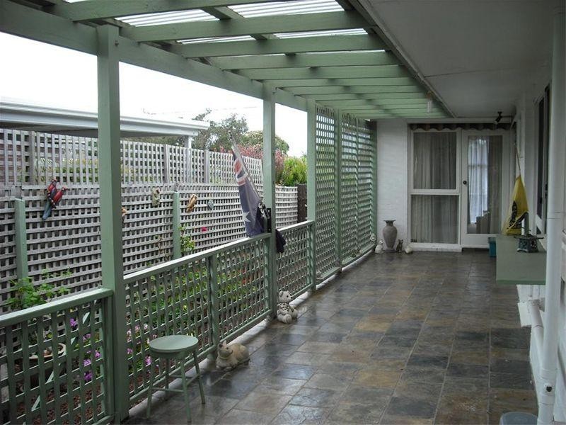 27 Plymouth Street, Glen Waverley VIC 3150