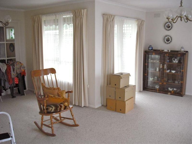 27 Plymouth Street, Glen Waverley VIC 3150