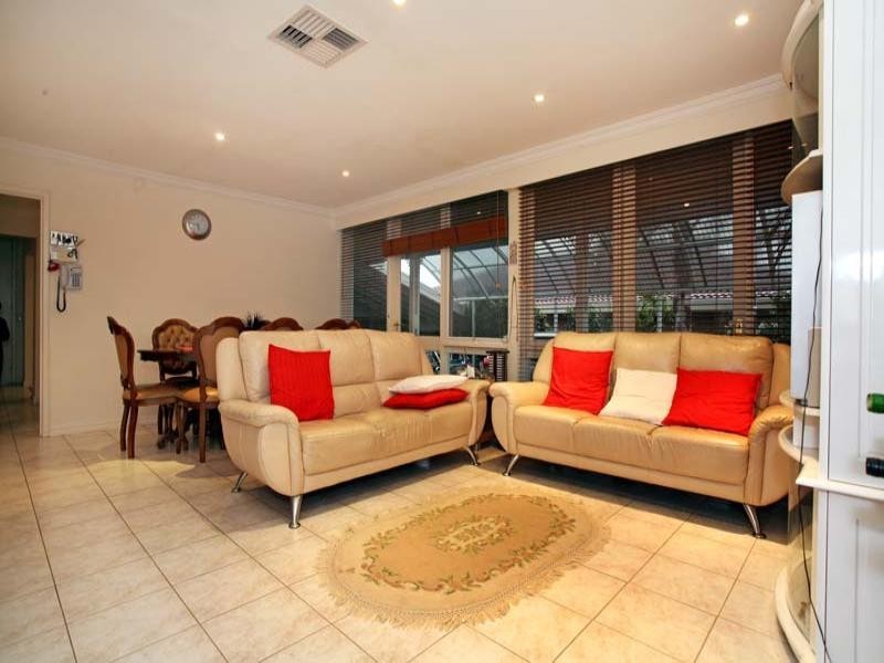 709 Ferntree Gully Road, Glen Waverley VIC 3150