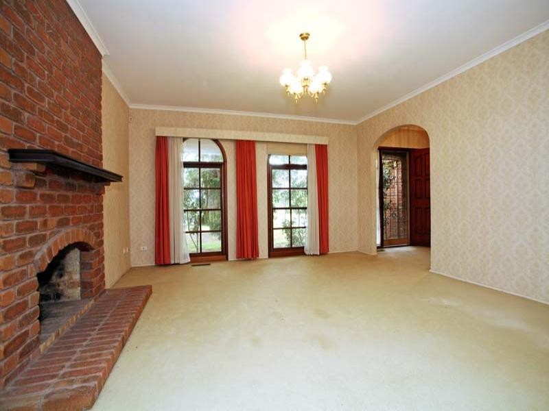 4 Midlothian Place, Glen Waverley VIC 3150