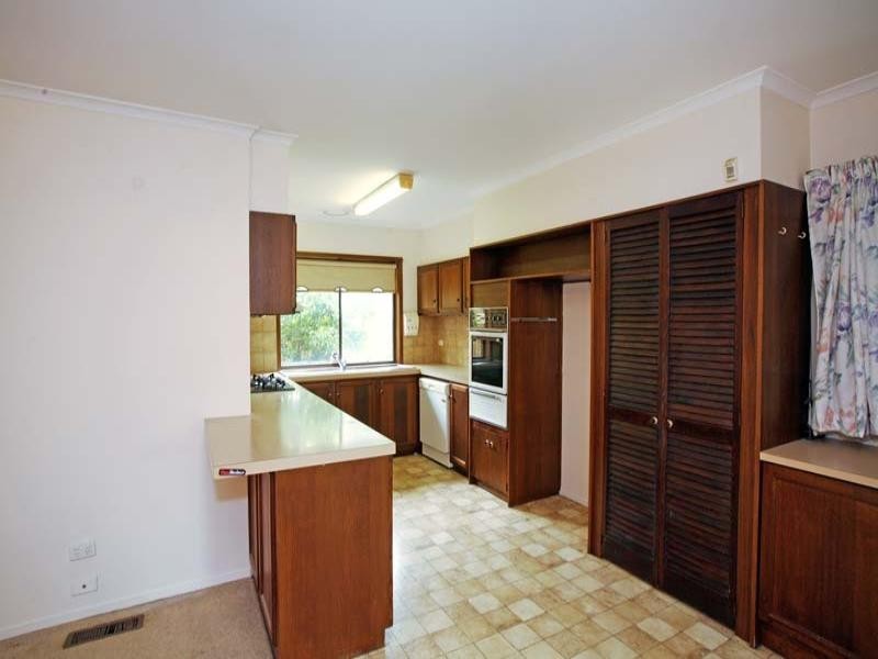 4 Midlothian Place, Glen Waverley VIC 3150