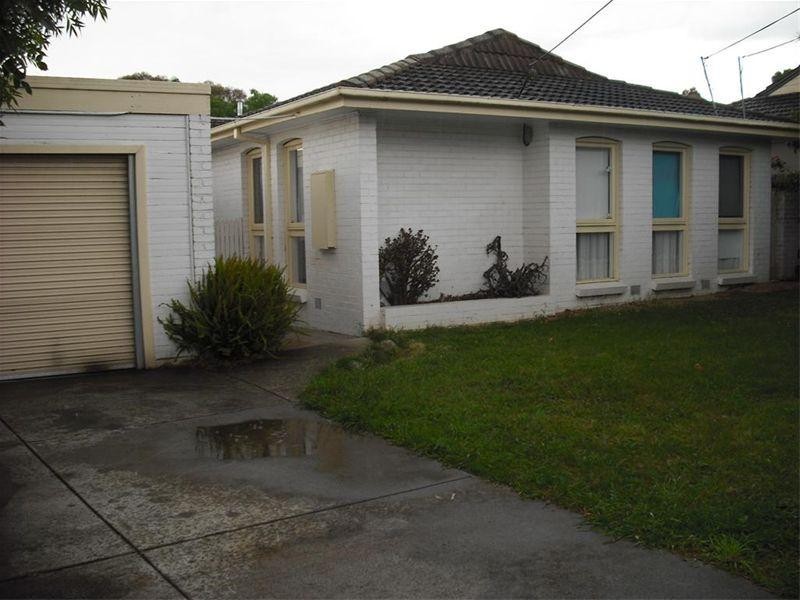 14 Leatherwood Crescent, Wheelers Hill VIC 3150