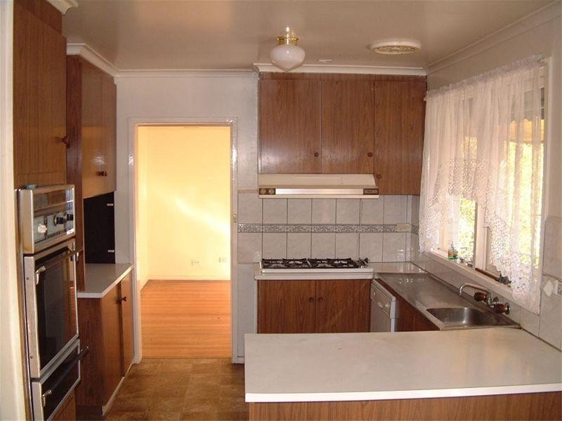 14 Leatherwood Crescent, Wheelers Hill VIC 3150