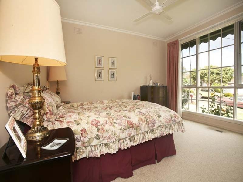 12 Walton Heath Crescent, Mount Waverley VIC 3149