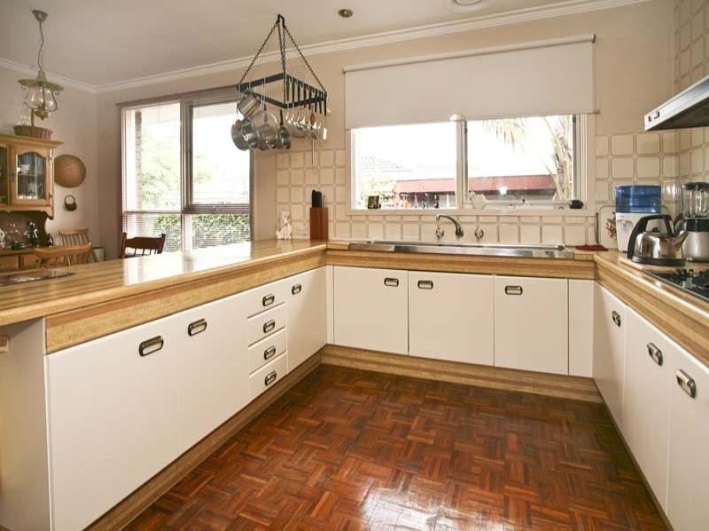 12 Walton Heath Crescent, Mount Waverley VIC 3149