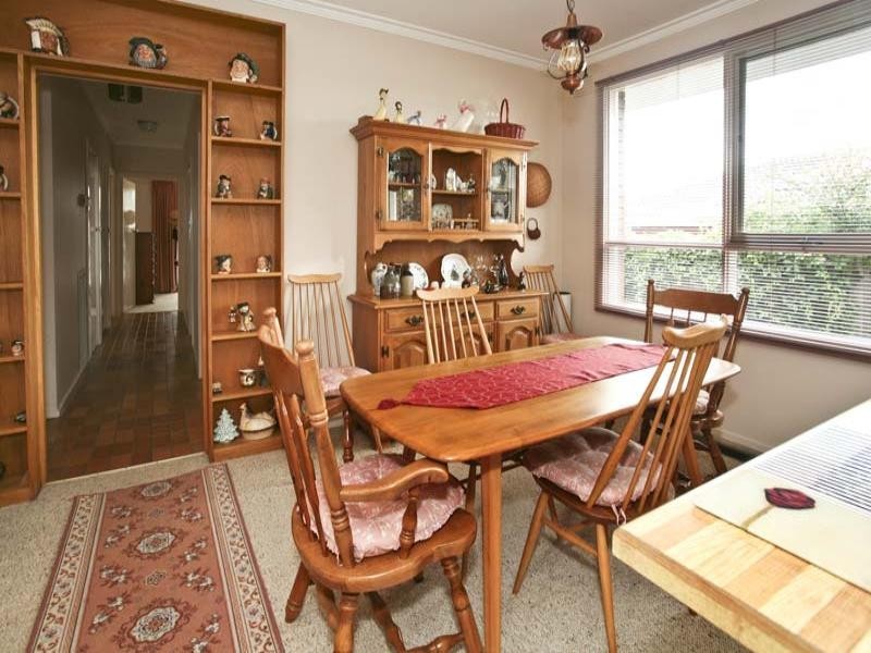 12 Walton Heath Crescent, Mount Waverley VIC 3149