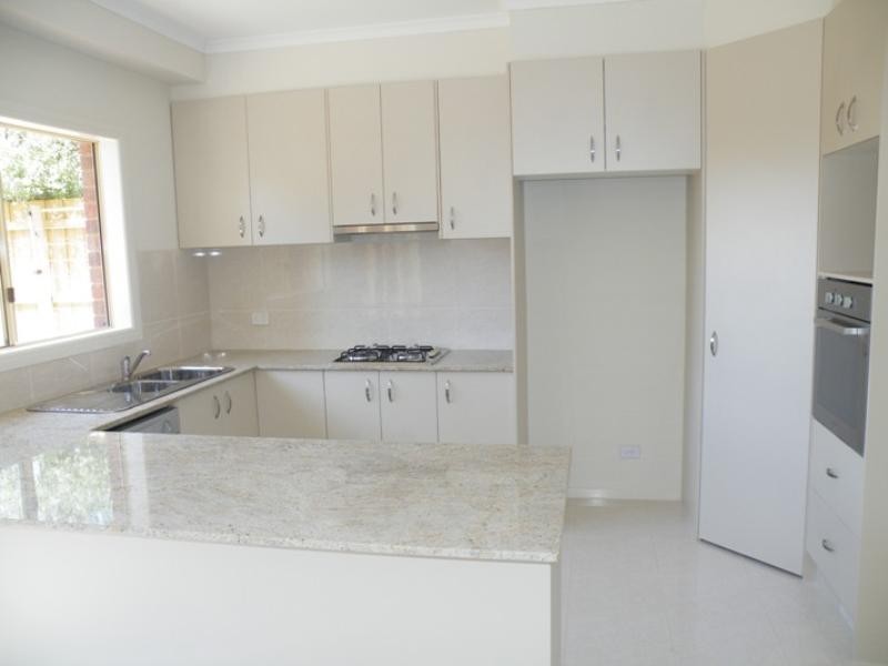 4/745 Waverley Road, Glen Waverley VIC 3150