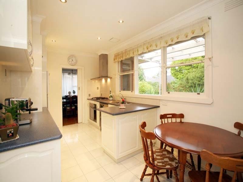 5 Nethercote Drive, Mount Waverley VIC 3149