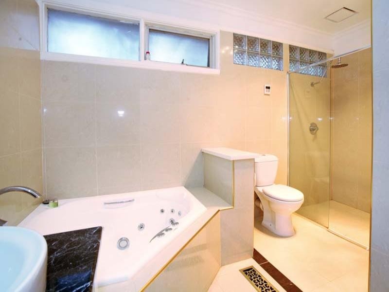 5 Nethercote Drive, Mount Waverley VIC 3149