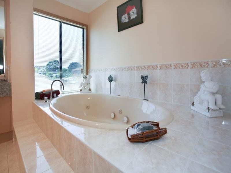 4 Tessa Court, Mount Waverley VIC 3149