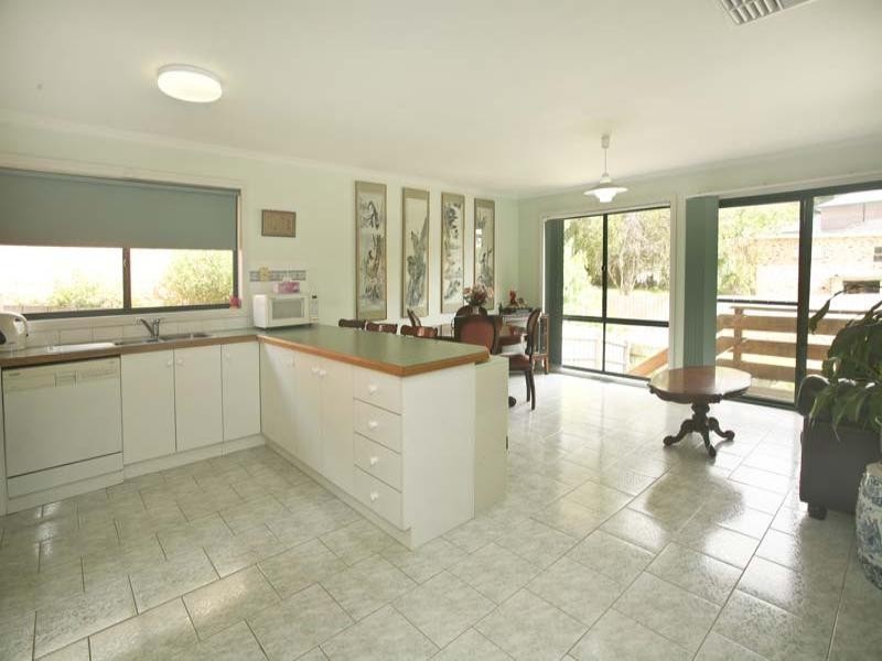 22A Angus Drive, Glen Waverley VIC 3150