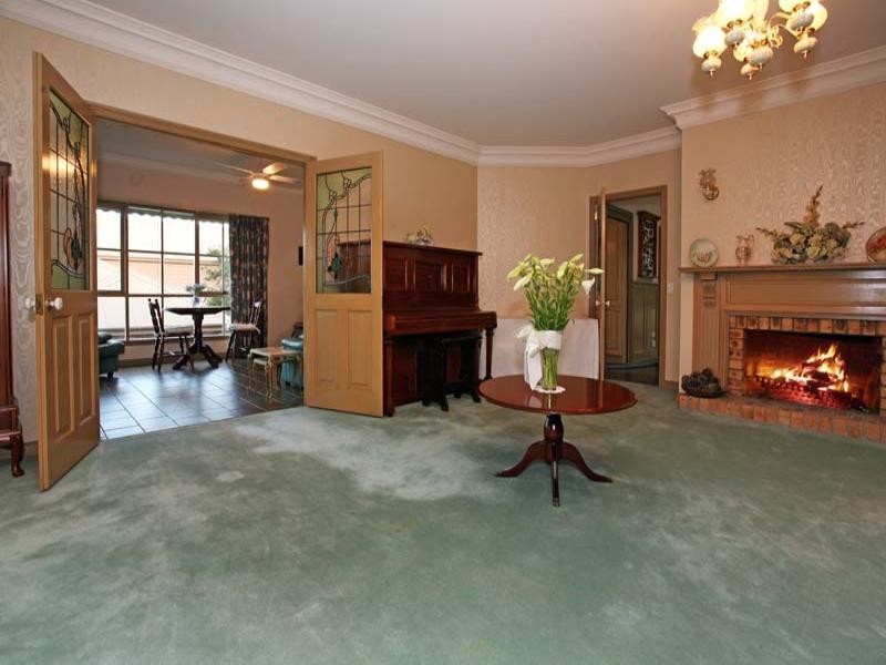 32 Clarke Court, Wheelers Hill VIC 3150