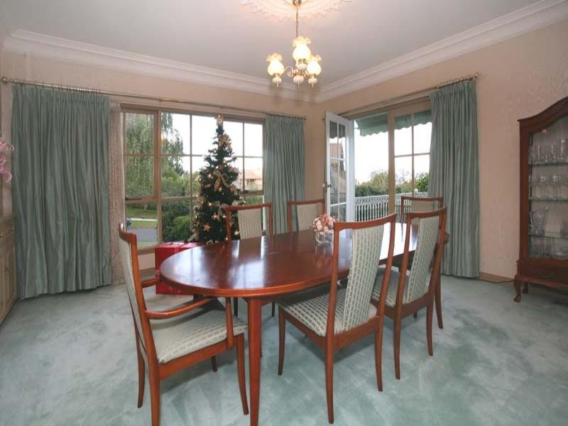 32 Clarke Court, Wheelers Hill VIC 3150