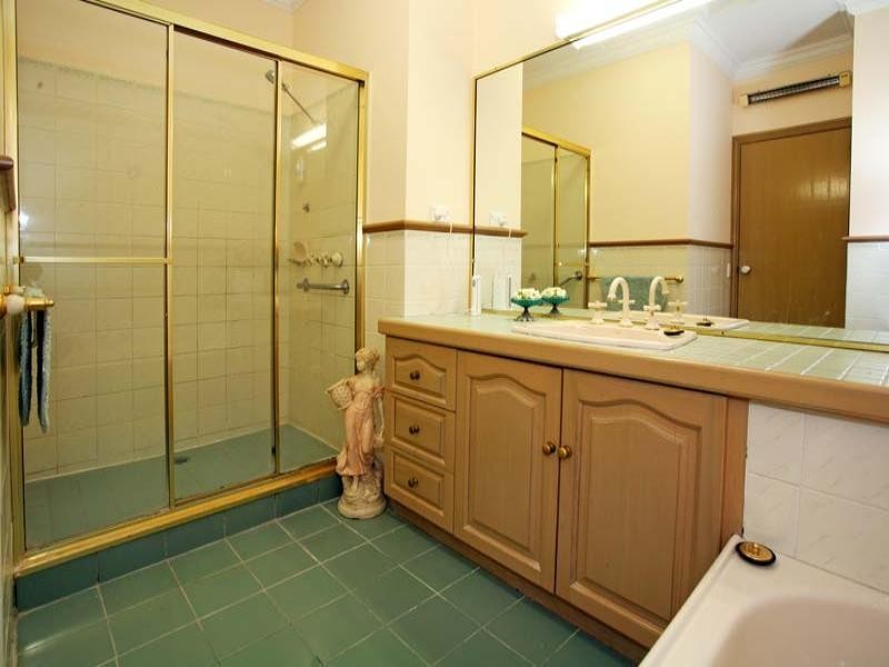 32 Clarke Court, Wheelers Hill VIC 3150