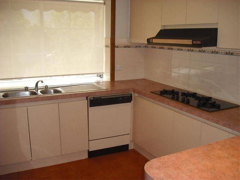 1/62-64 Leicester Avenue, Glen Waverley VIC 3150