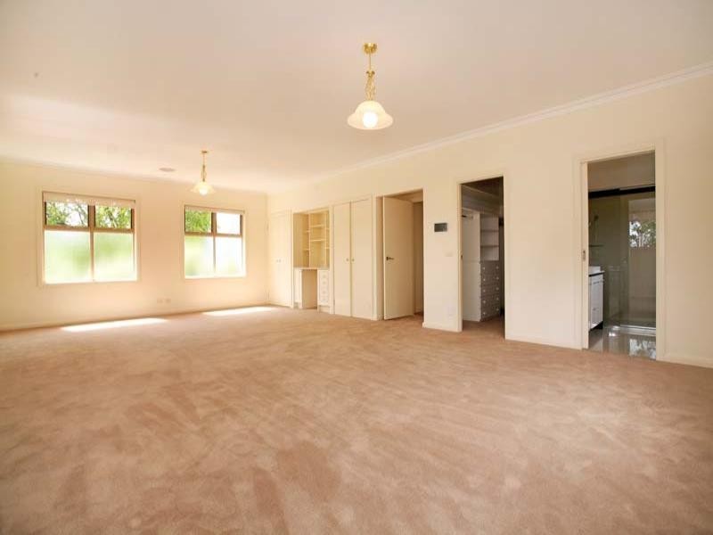 7 Glen Road, Glen Waverley VIC 3150