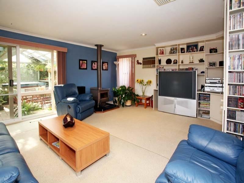 72 Columbia Drive, Wheelers Hill VIC 3150