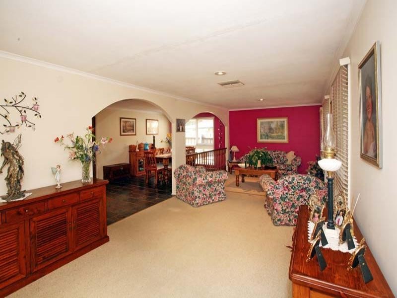 72 Columbia Drive, Wheelers Hill VIC 3150