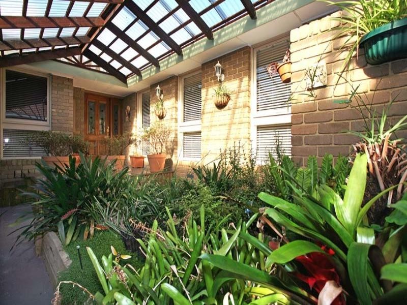 72 Columbia Drive, Wheelers Hill VIC 3150