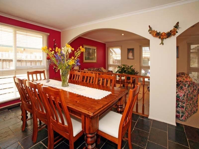 72 Columbia Drive, Wheelers Hill VIC 3150
