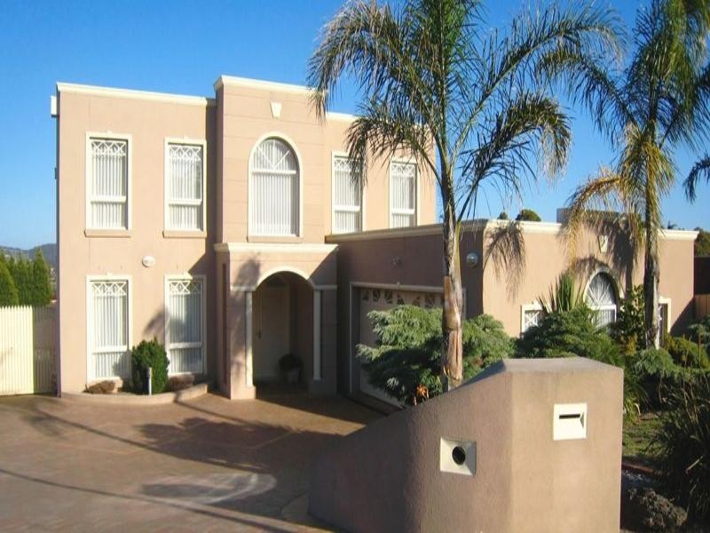 12 Adela Court, Mulgrave VIC 3170