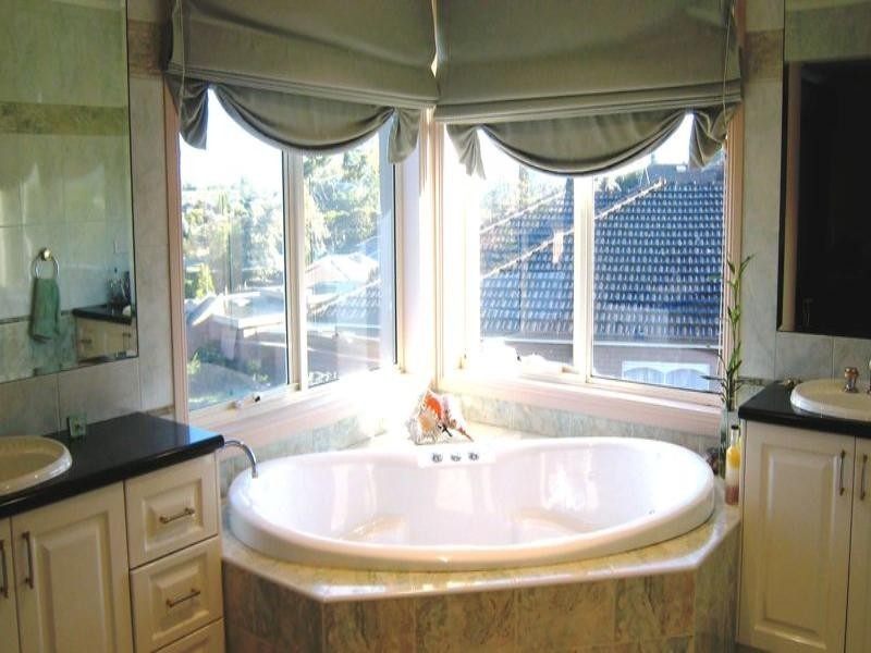 12 Adela Court, Mulgrave VIC 3170