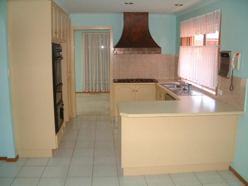 55 Tourmaline Crescent, Wheelers Hill VIC 3150