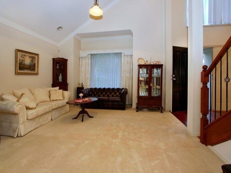 10 Holmes Way, Glen Waverley VIC 3150