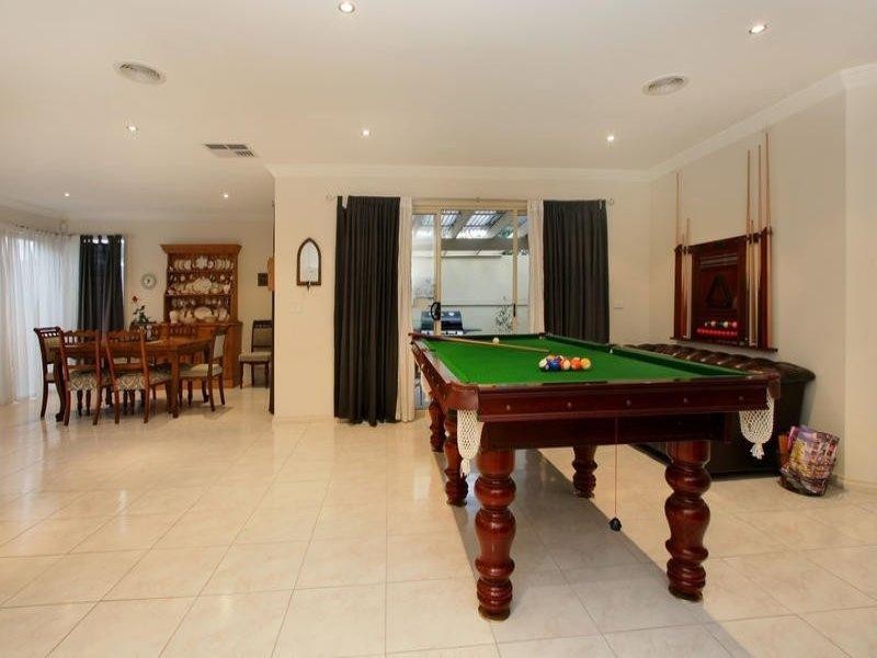 10 Holmes Way, Glen Waverley VIC 3150