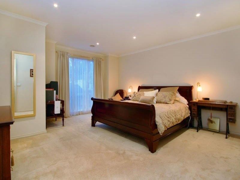 10 Holmes Way, Glen Waverley VIC 3150