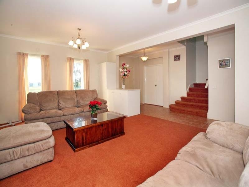 29 Whites Lane, Glen Waverley VIC 3150