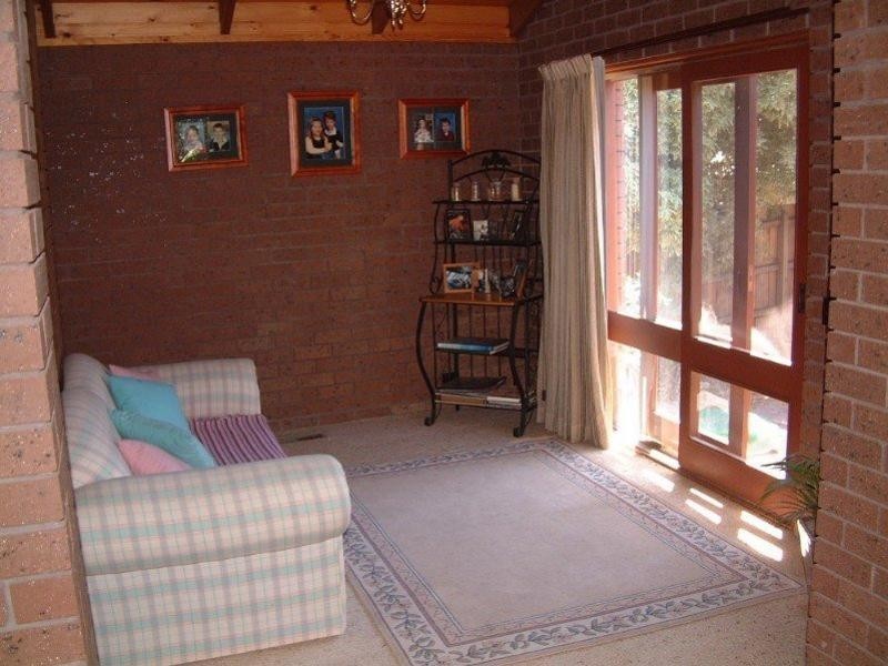 11 Graduate Crescent, Wheelers Hill VIC 3150