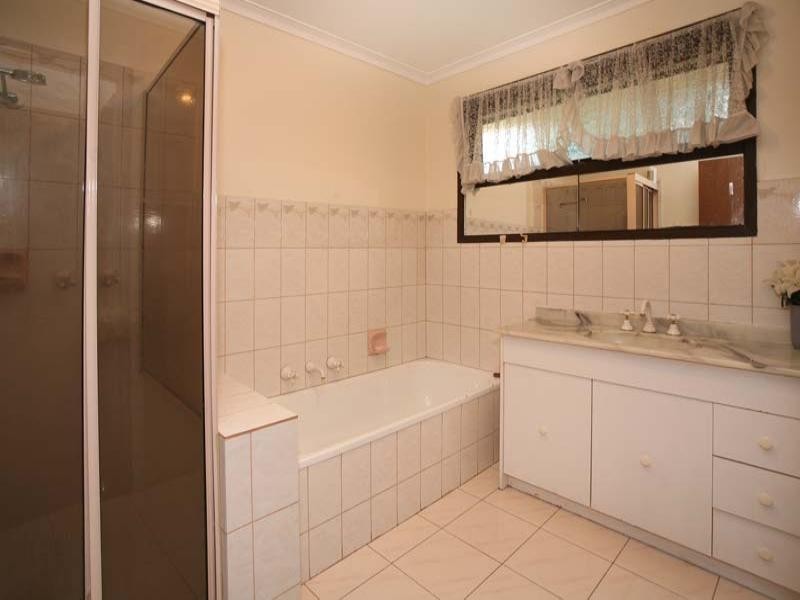 9 Lesay Court, Mount Waverley VIC 3149