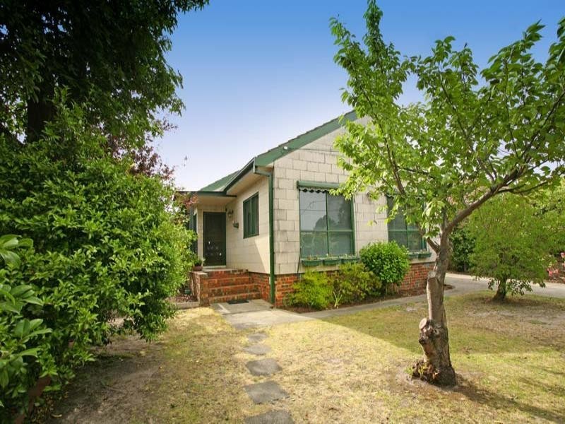 8 Jordan Grove, Glen Waverley VIC 3150