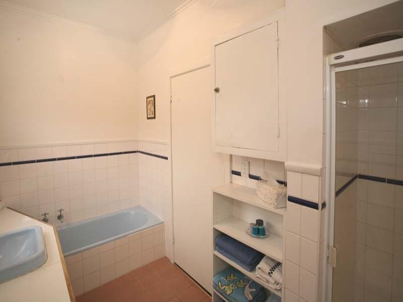 8 Jordan Grove, Glen Waverley VIC 3150