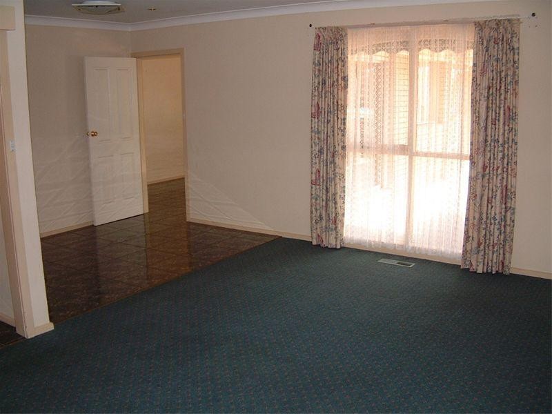 11 Hollygreen Drive, Wheelers Hill VIC 3150