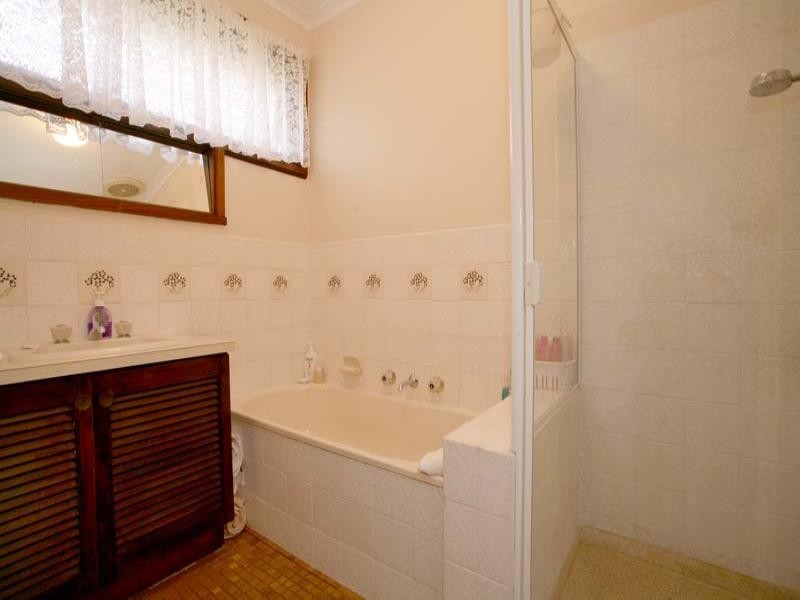 31 Pepperell Avenue, Glen Waverley VIC 3150