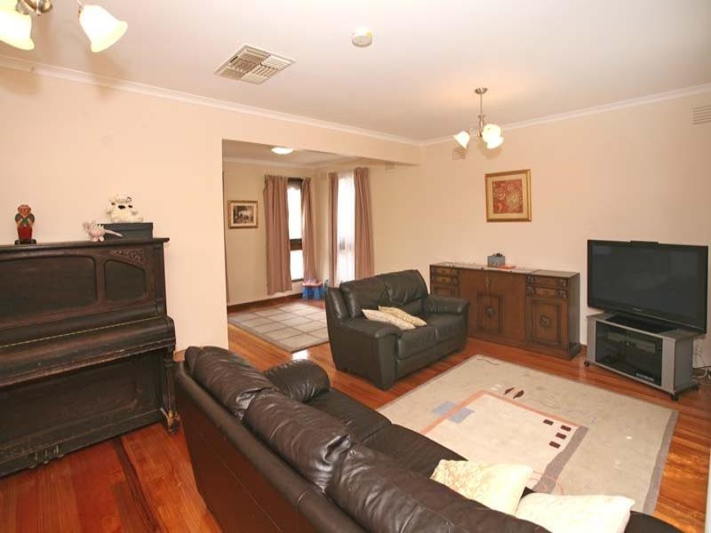 31 Pepperell Avenue, Glen Waverley VIC 3150