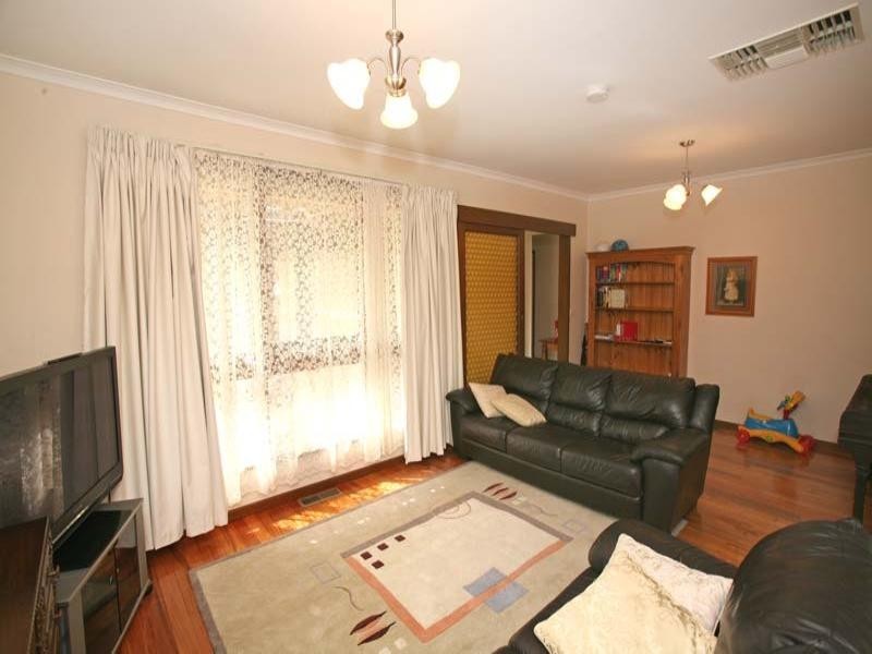 31 Pepperell Avenue, Glen Waverley VIC 3150