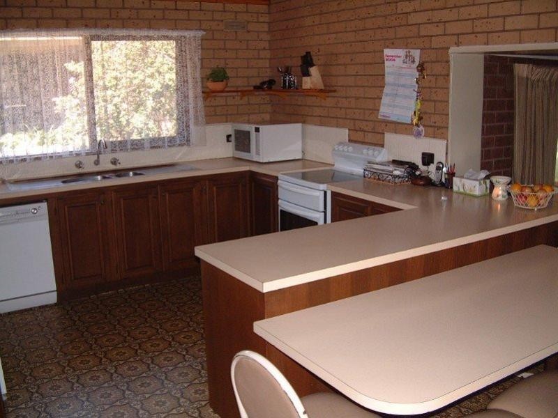 11 Graduate Crescent, Wheelers Hill VIC 3150