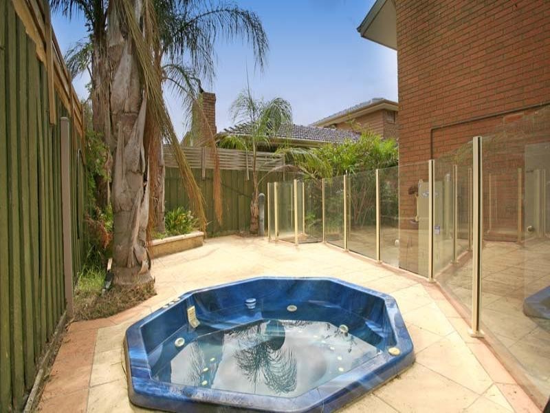 1/40 Tourmaline Crescent, Wheelers Hill VIC 3150