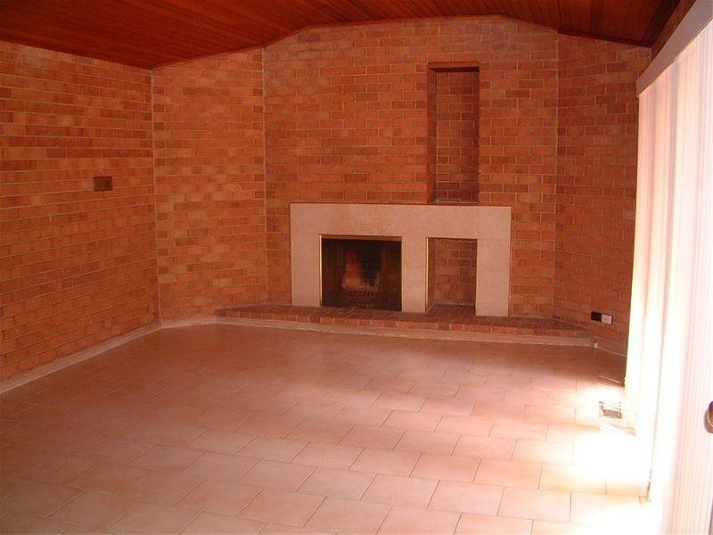 25 Rhodes Drive, Glen Waverley VIC 3150