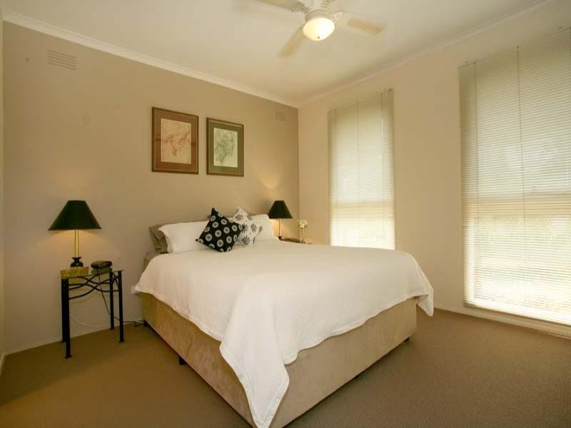 10 Chivalry Avenue, Glen Waverley VIC 3150