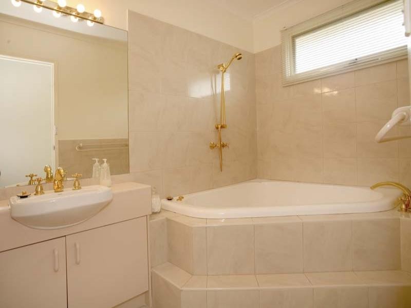 10 Chivalry Avenue, Glen Waverley VIC 3150