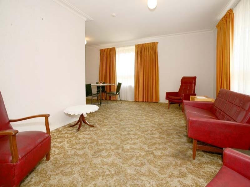 15 Newhaven Road, Burwood East VIC 3151